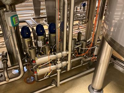 Immagine panoramica di Alfa laval pneumatic valve station